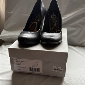 Jessica Simpson Classic Black Pumps